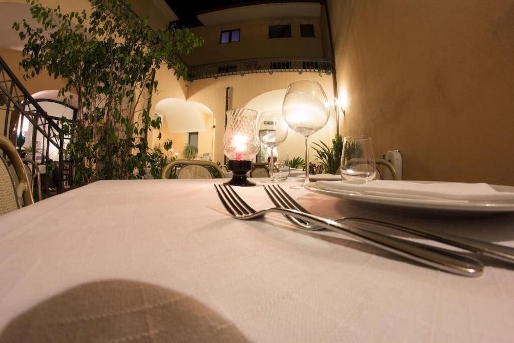 Hotel Il Duomo Phg Oristano Extérieur photo