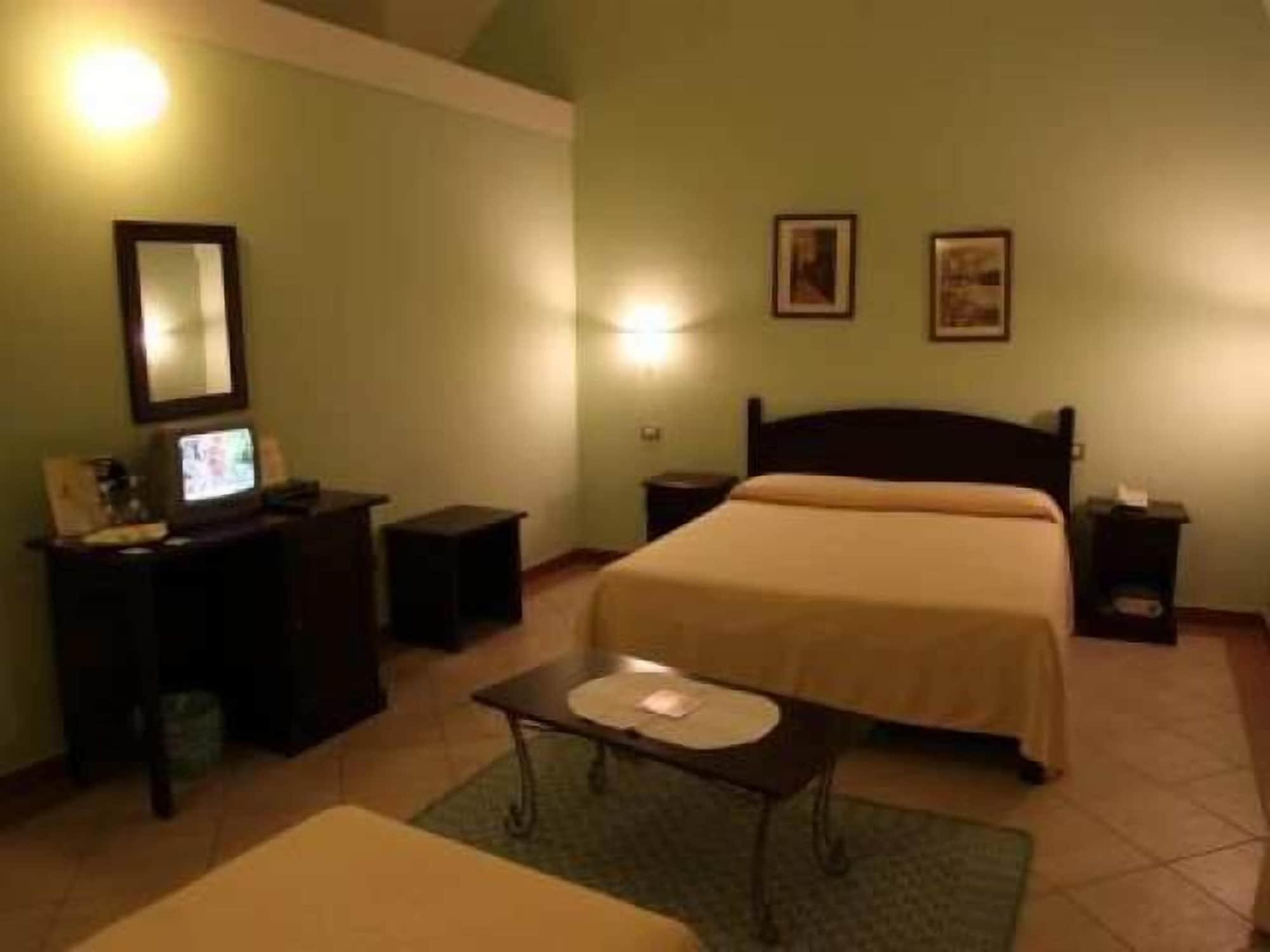 Hotel Il Duomo Phg Oristano Extérieur photo